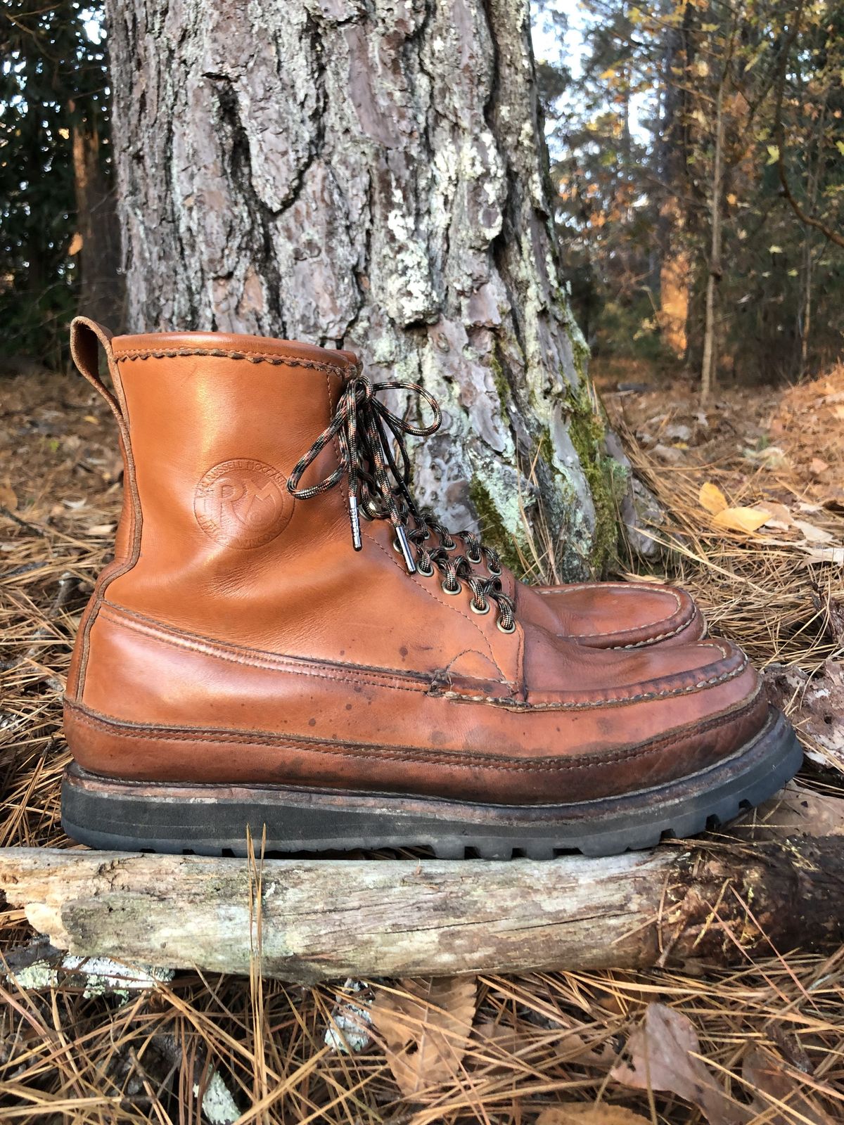 Photo by patinathunderdome on December 1, 2021 of the Russell Moccasin Co. Bird Shooter in Tanneries Haas Tan French Veal.