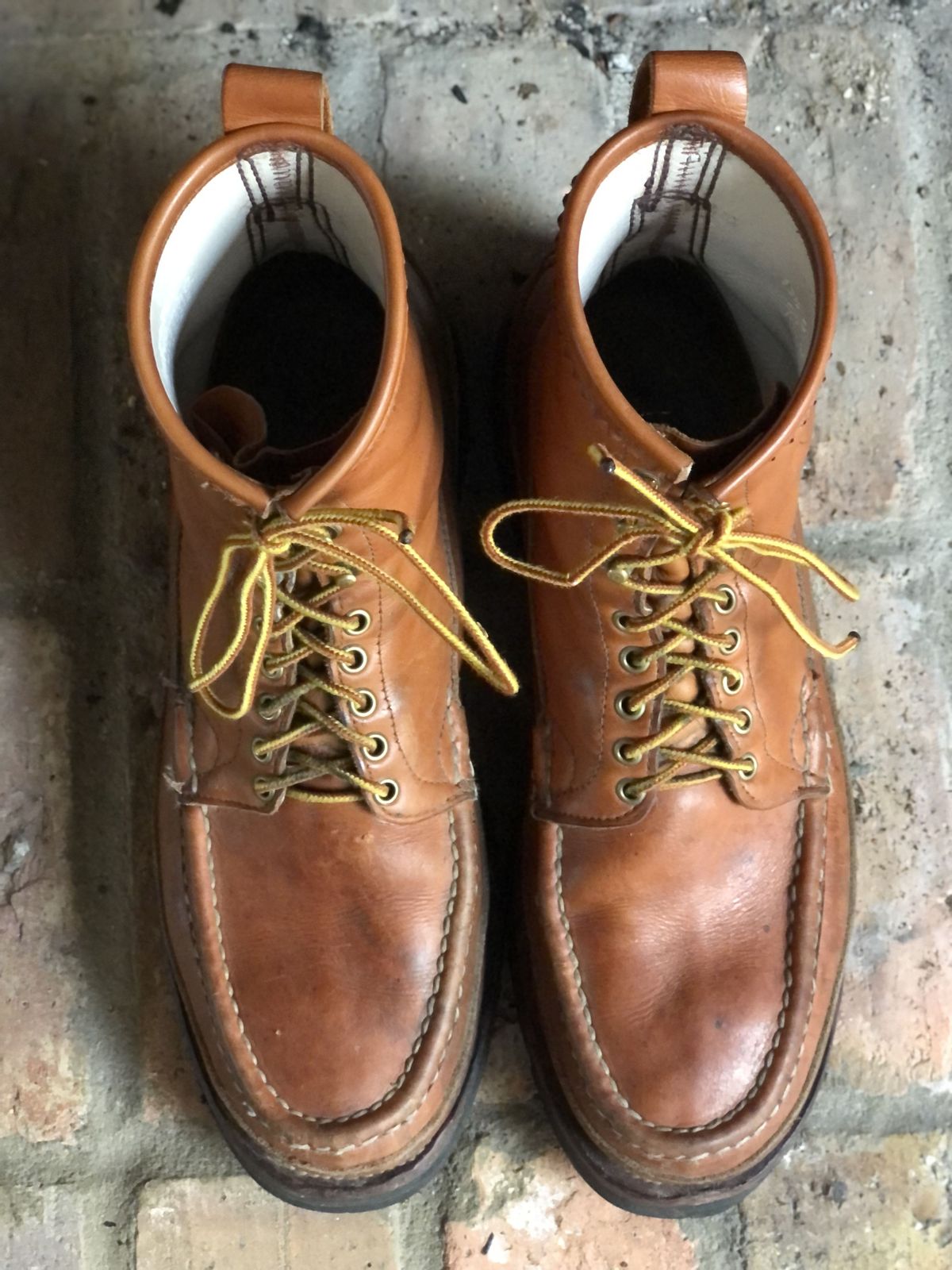 Photo by patinathunderdome on January 1, 2022 of the Russell Moccasin Co. Bird Shooter in Tanneries Haas Tan French Veal.