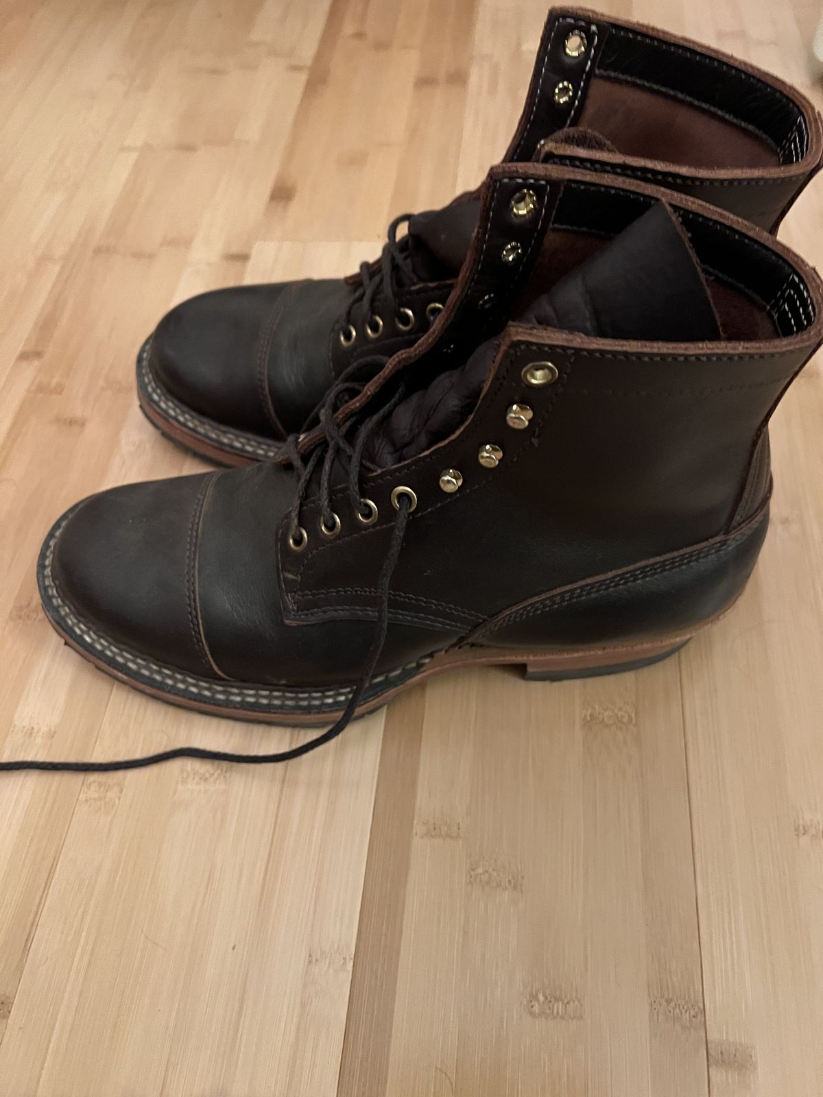 Photo by patinathunderdome on December 5, 2021 of the White's Bounty Hunter in Seidel Brown Oil Tan.