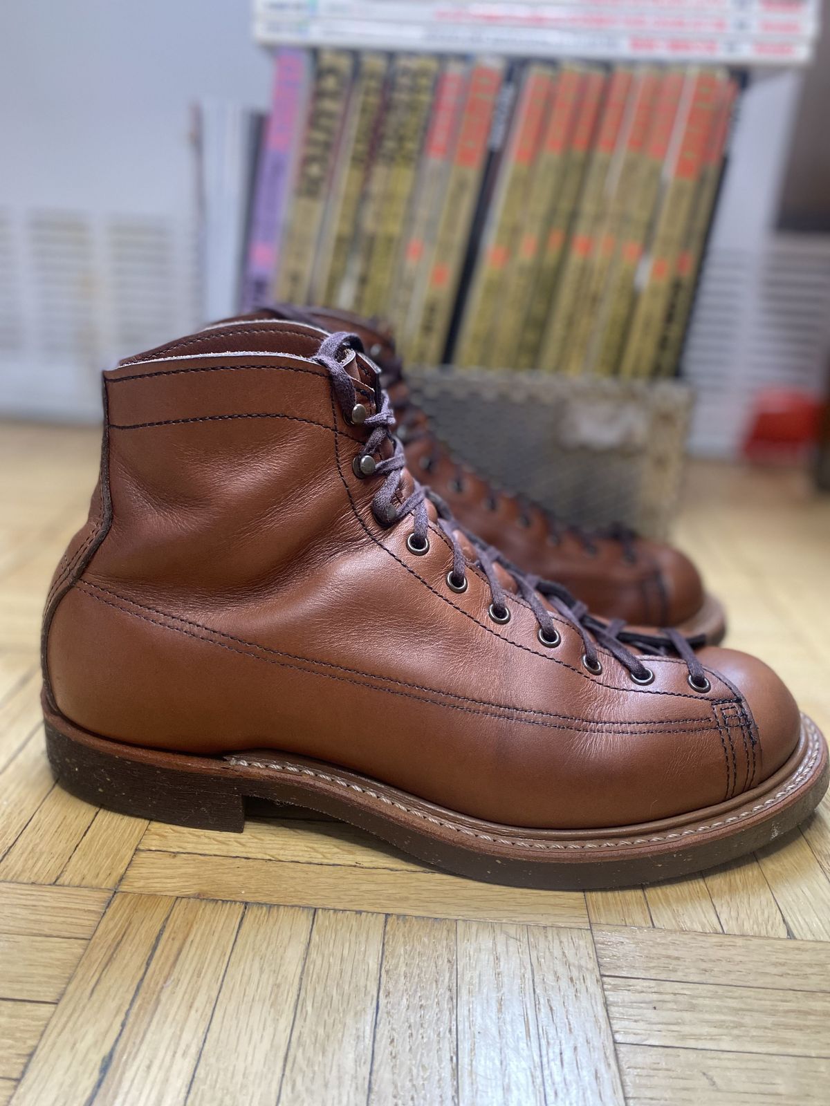 Photo by patinathunderdome on November 2, 2021 of the Red Wing Lineman Boots in S.B. Foot Cigar Retan.