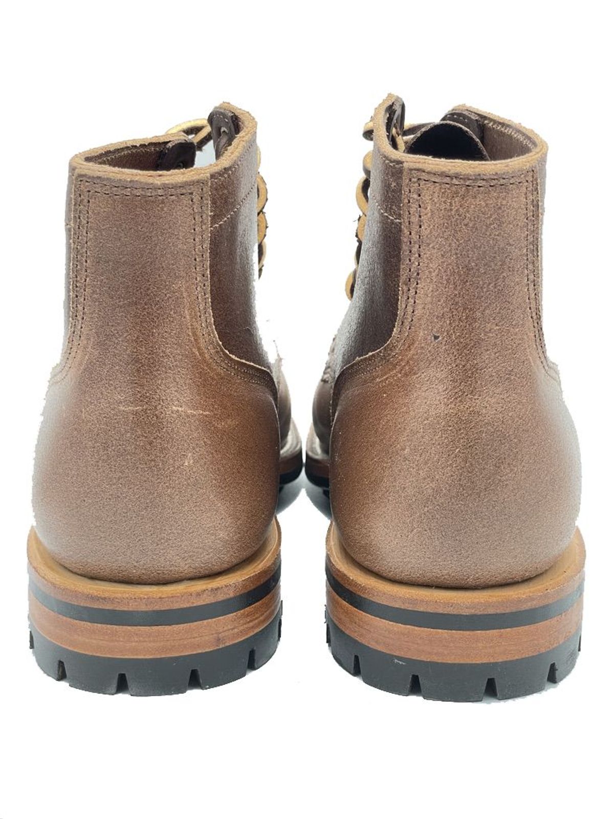 Photo by patinathunderdome on October 1, 2021 of the Viberg Boondocker in Horween Natural Waxed Flesh.