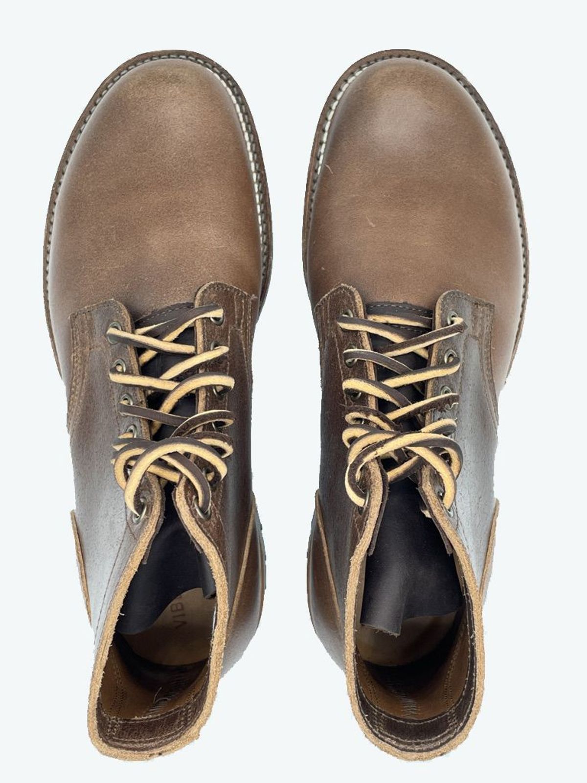 Photo by patinathunderdome on October 1, 2021 of the Viberg Boondocker in Horween Natural Waxed Flesh.