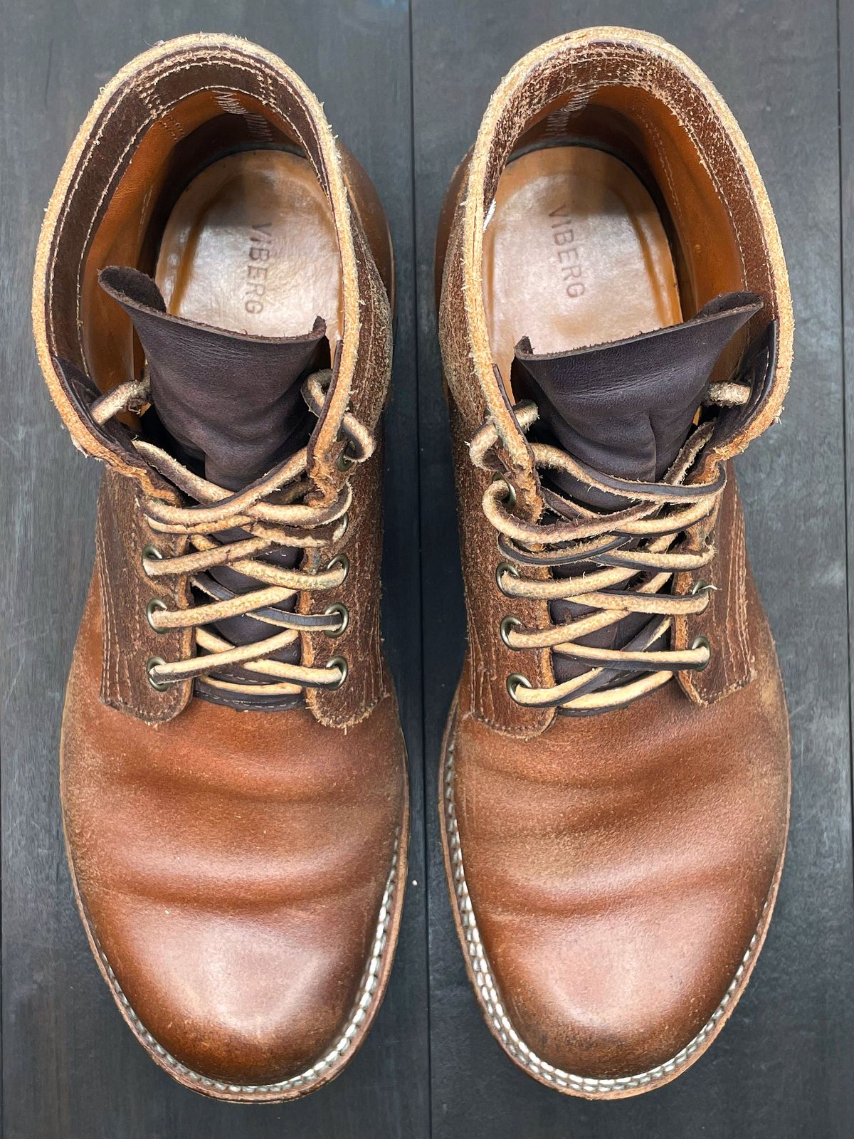 Photo by patinathunderdome on November 3, 2021 of the Viberg Boondocker in Horween Natural Waxed Flesh.