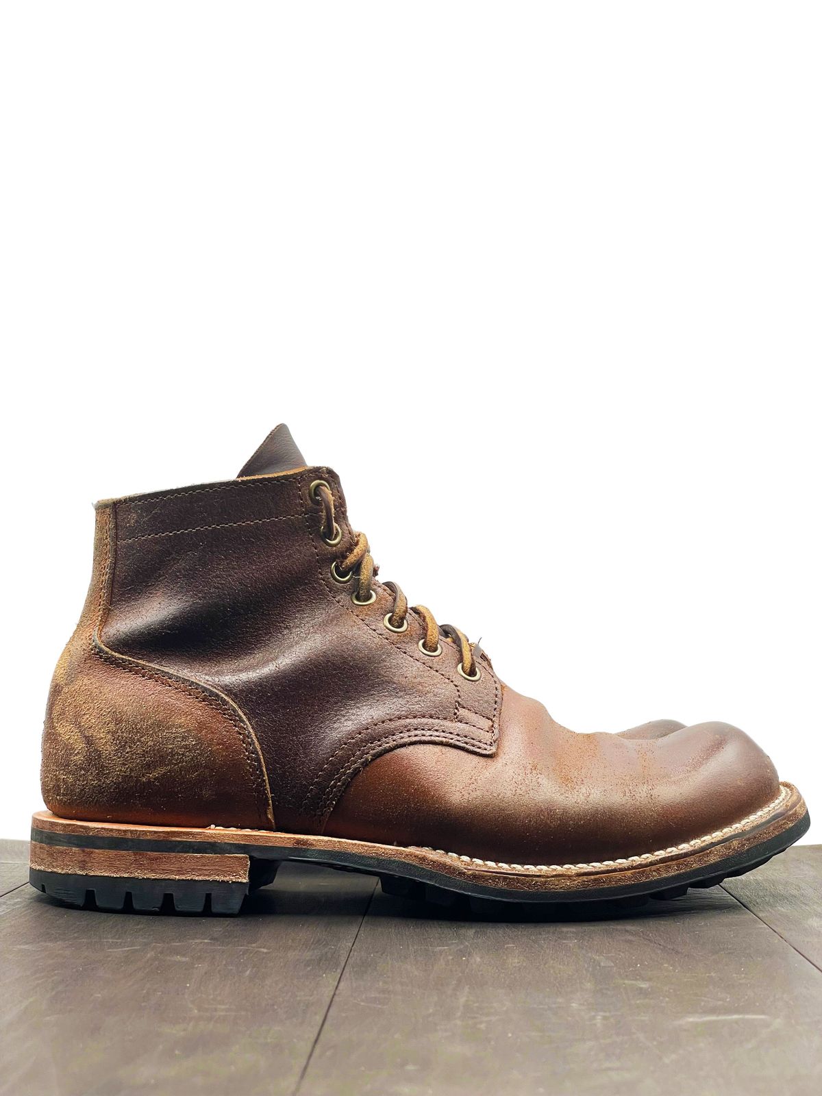 Photo by patinathunderdome on December 4, 2021 of the Viberg Boondocker in Horween Natural Waxed Flesh.