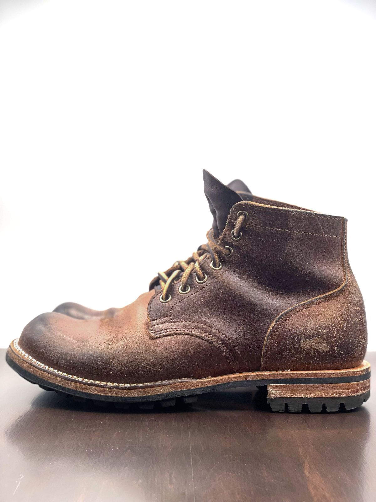 Photo by patinathunderdome on January 3, 2022 of the Viberg Boondocker in Horween Natural Waxed Flesh.