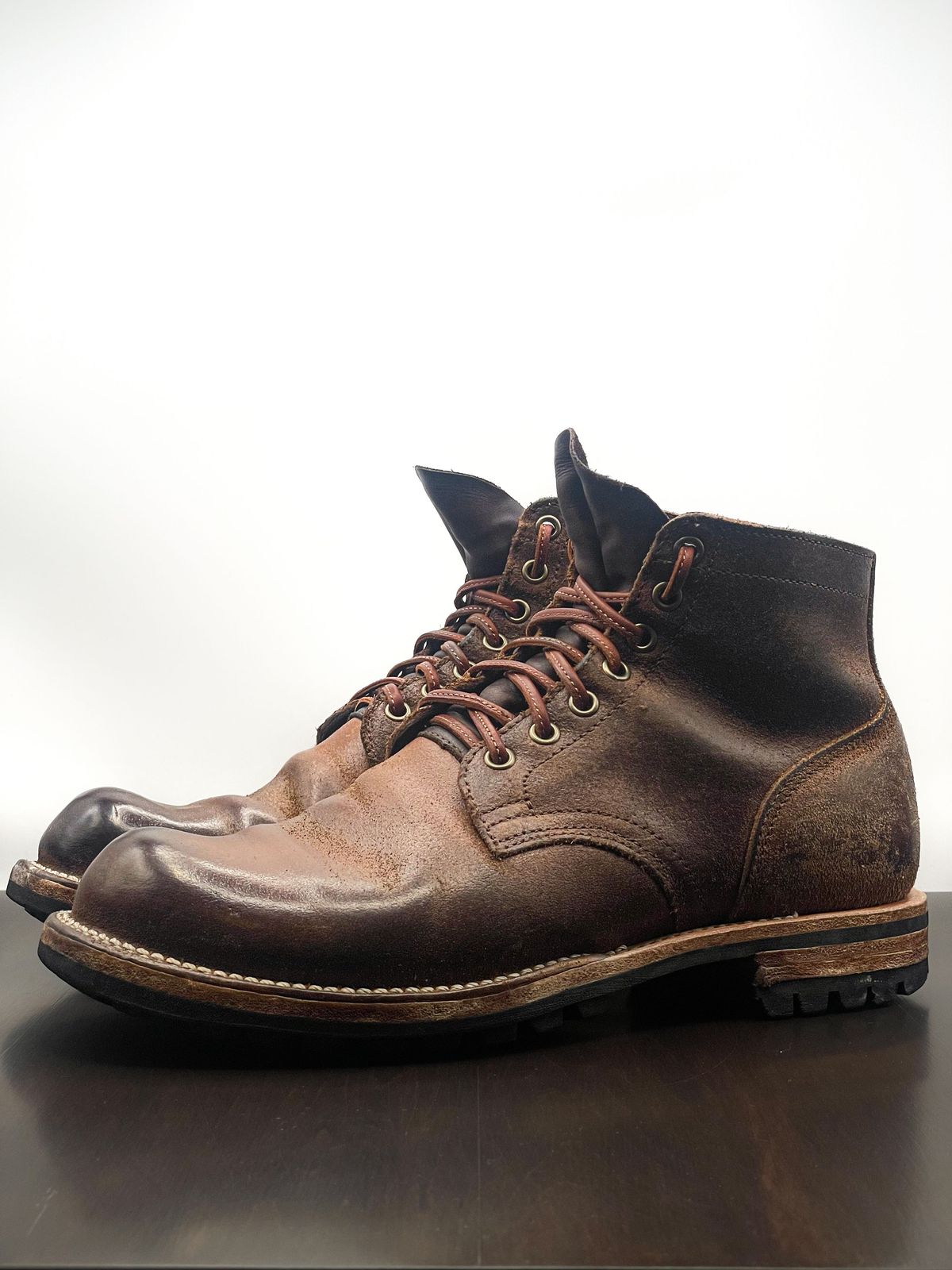 Photo by patinathunderdome on February 2, 2022 of the Viberg Boondocker in Horween Natural Waxed Flesh.