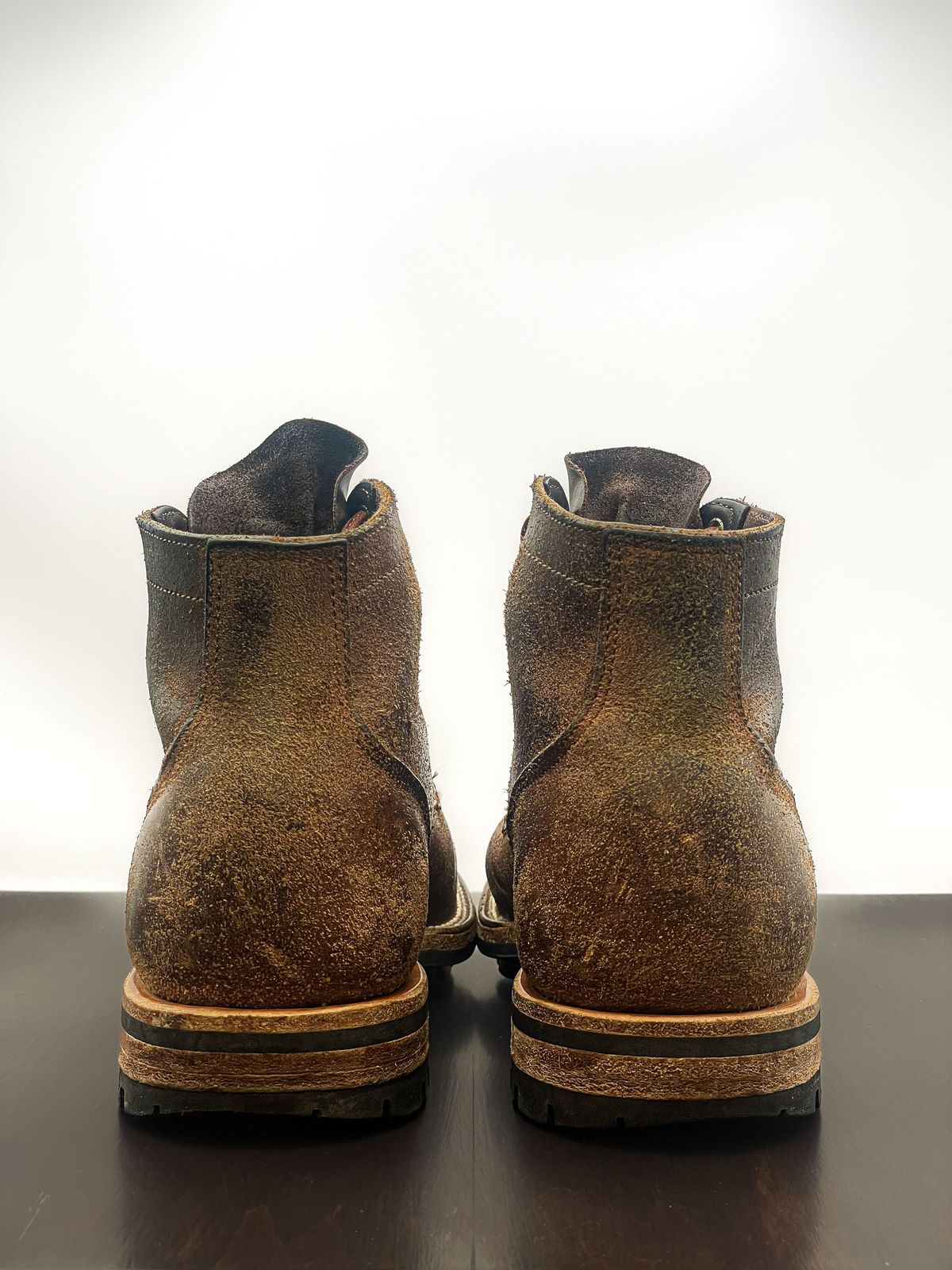 Photo by patinathunderdome on February 2, 2022 of the Viberg Boondocker in Horween Natural Waxed Flesh.