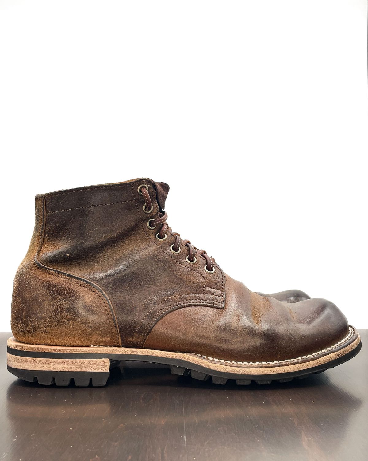 Photo by patinathunderdome on March 2, 2022 of the Viberg Boondocker in Horween Natural Waxed Flesh.