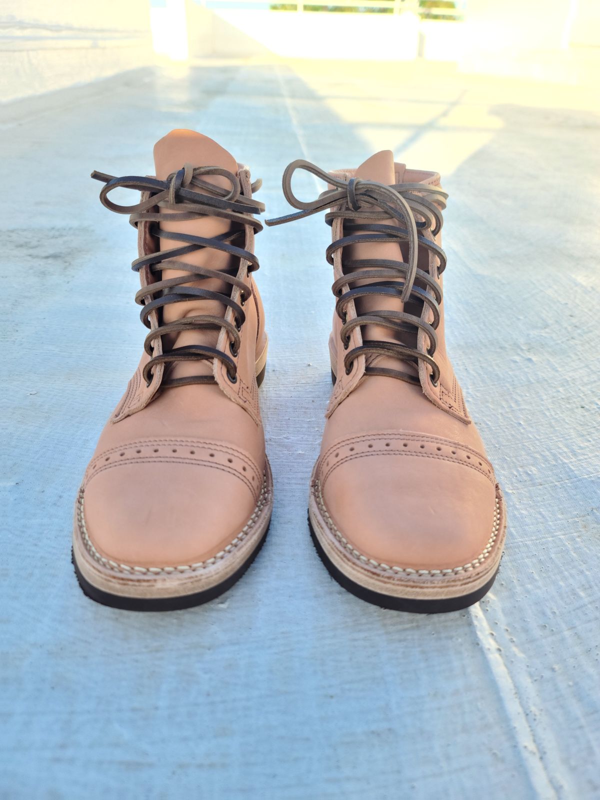 Photo by patinathunderdome on October 1, 2021 of the Wesco Hendrik in Horween Natural Essex.