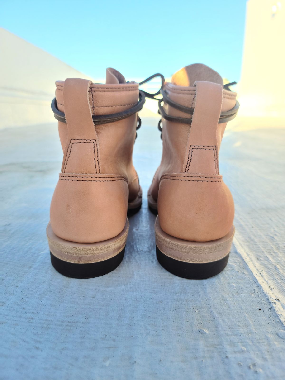 Photo by patinathunderdome on October 1, 2021 of the Wesco Hendrik in Horween Natural Essex.