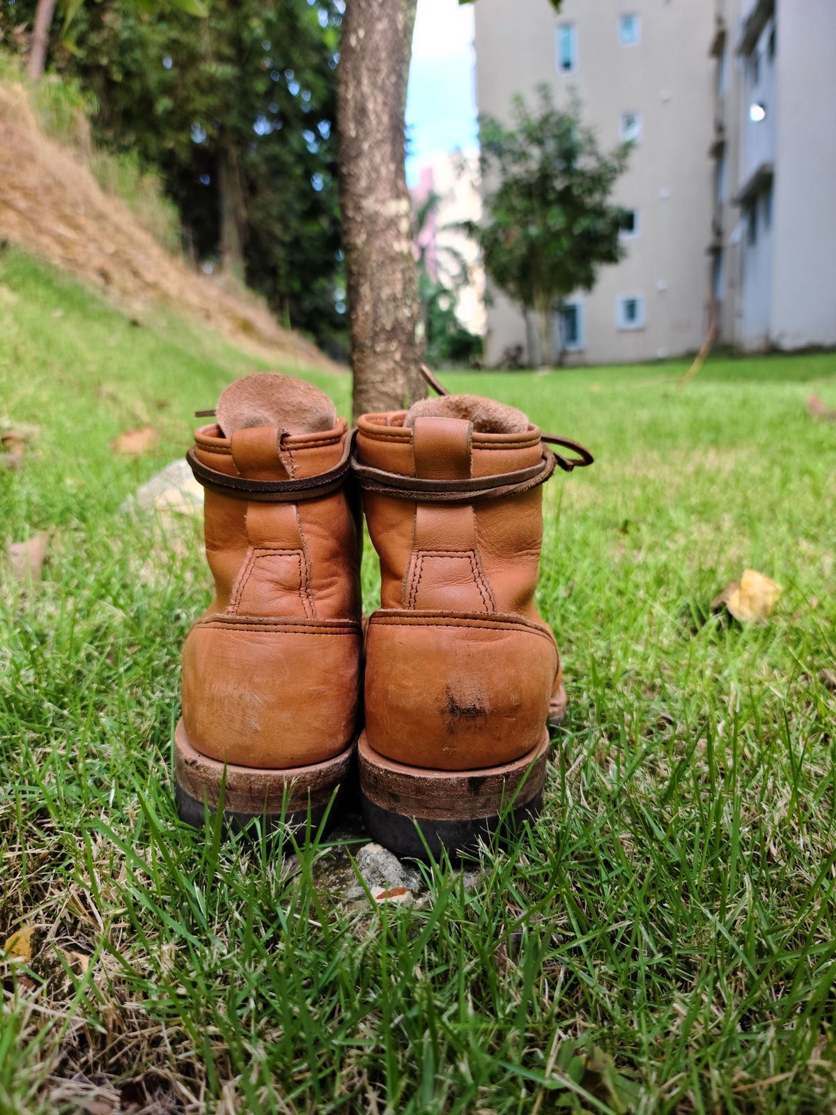 Photo by patinathunderdome on November 2, 2021 of the Wesco Hendrik in Horween Natural Essex.