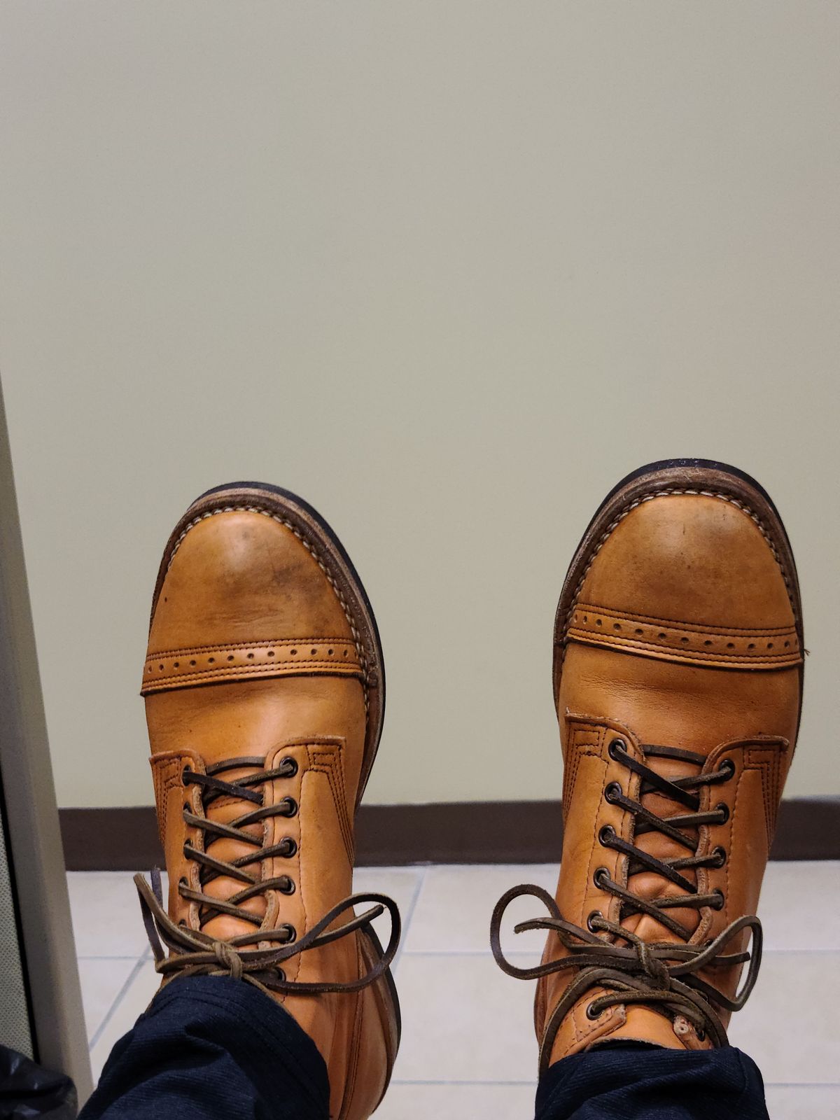 Photo by patinathunderdome on November 2, 2021 of the Wesco Hendrik in Horween Natural Essex.