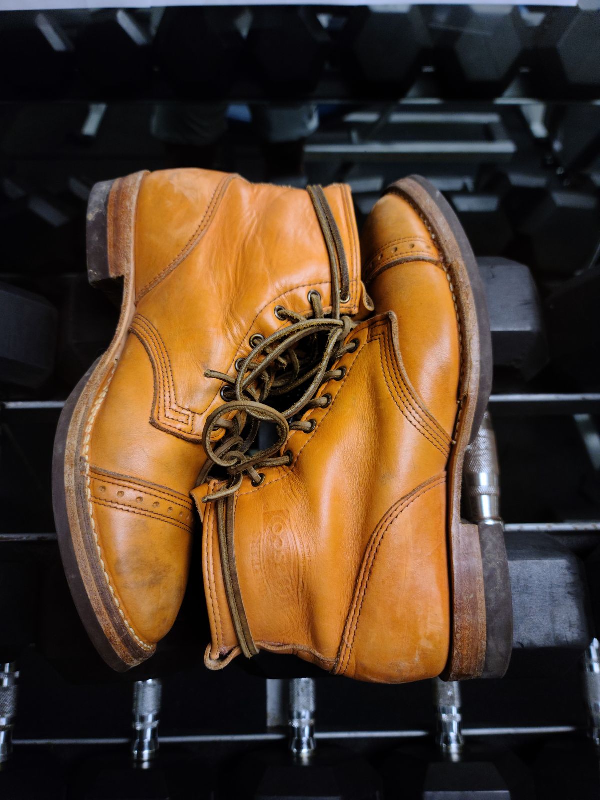 Photo by patinathunderdome on December 6, 2021 of the Wesco Hendrik in Horween Natural Essex.