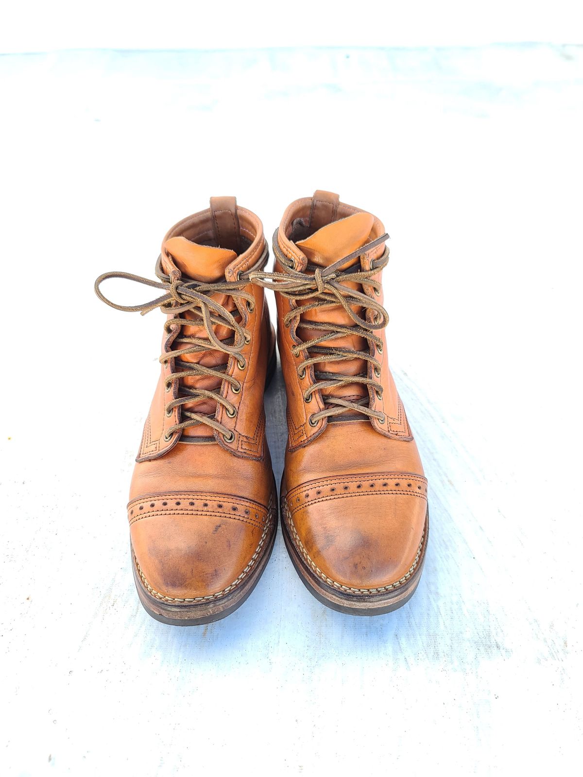 Photo by patinathunderdome on January 5, 2022 of the Wesco Hendrik in Horween Natural Essex.
