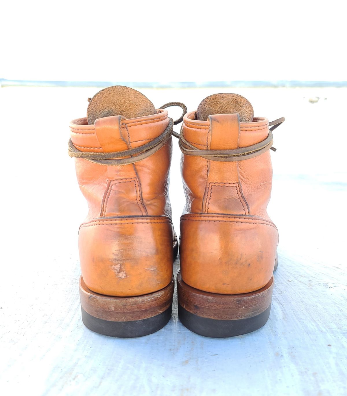 Photo by patinathunderdome on January 5, 2022 of the Wesco Hendrik in Horween Natural Essex.