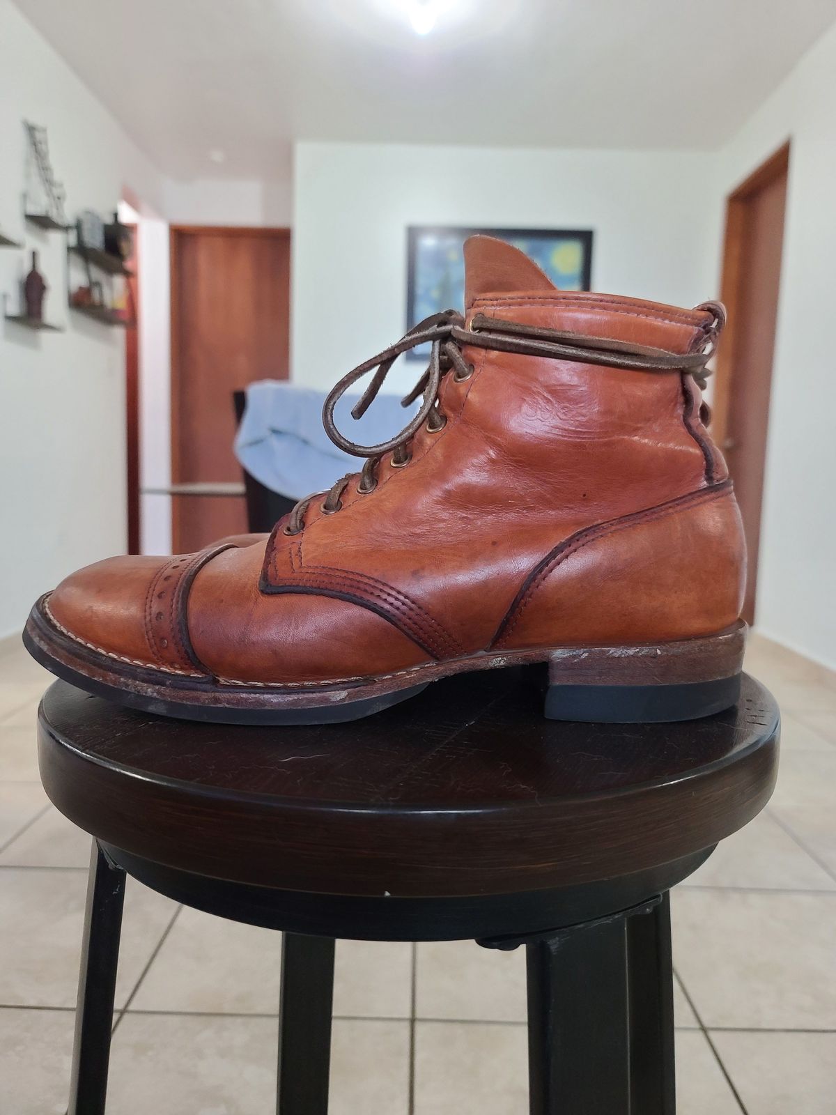 Photo by patinathunderdome on February 6, 2022 of the Wesco Hendrik in Horween Natural Essex.