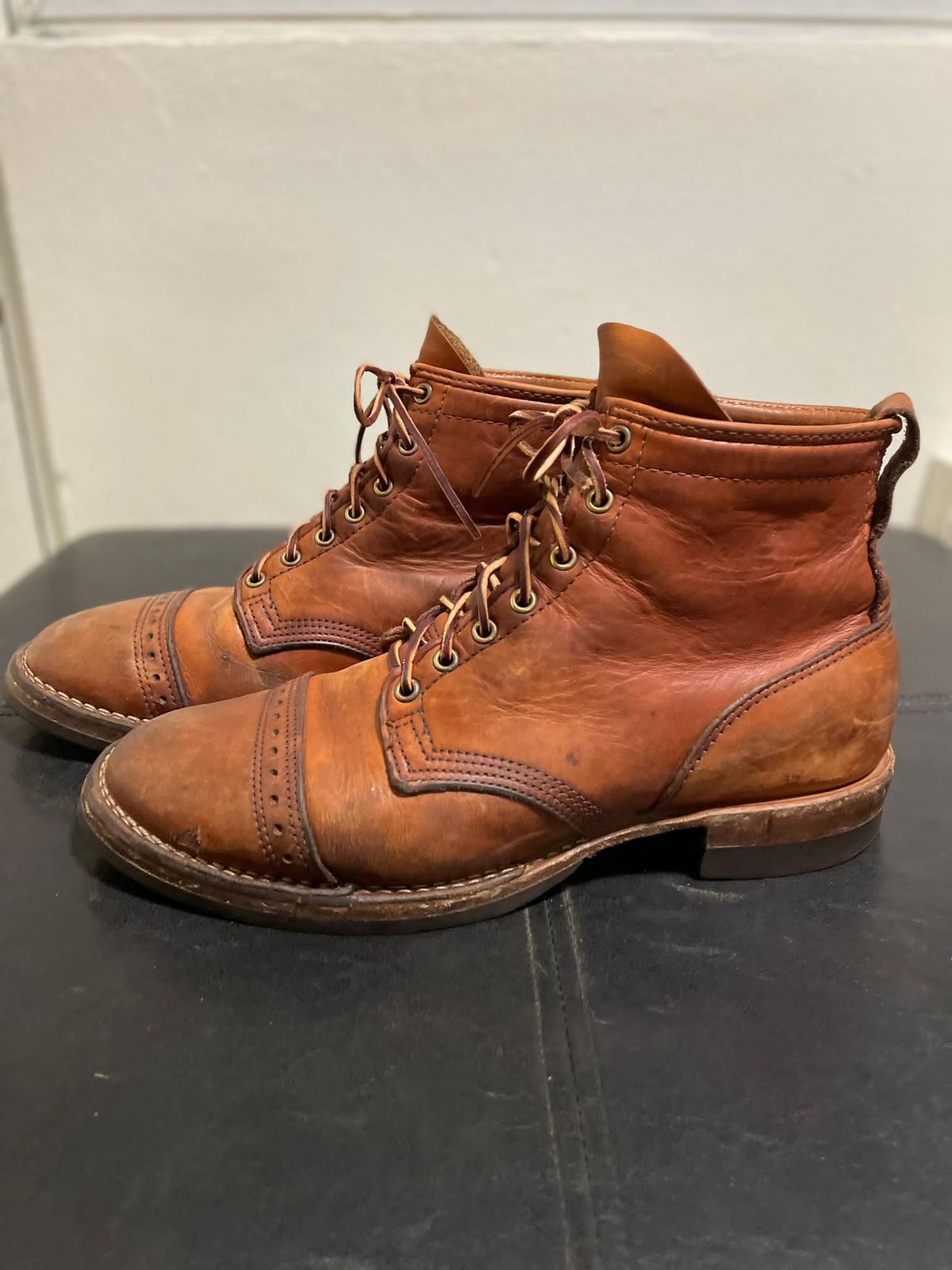 Photo by patinathunderdome on May 6, 2022 of the Wesco Hendrik in Horween Natural Essex.