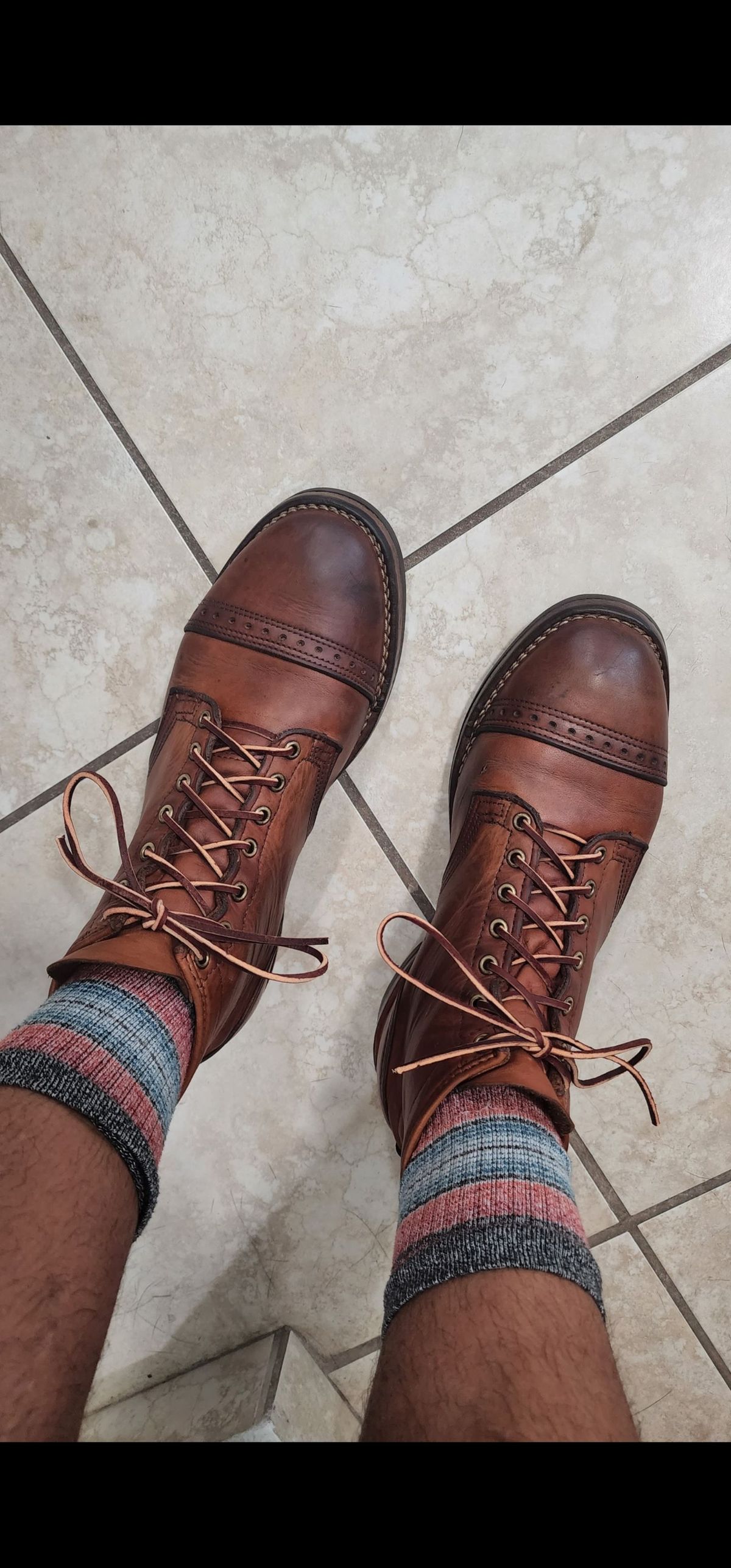 Photo by patinathunderdome on May 6, 2022 of the Wesco Hendrik in Horween Natural Essex.