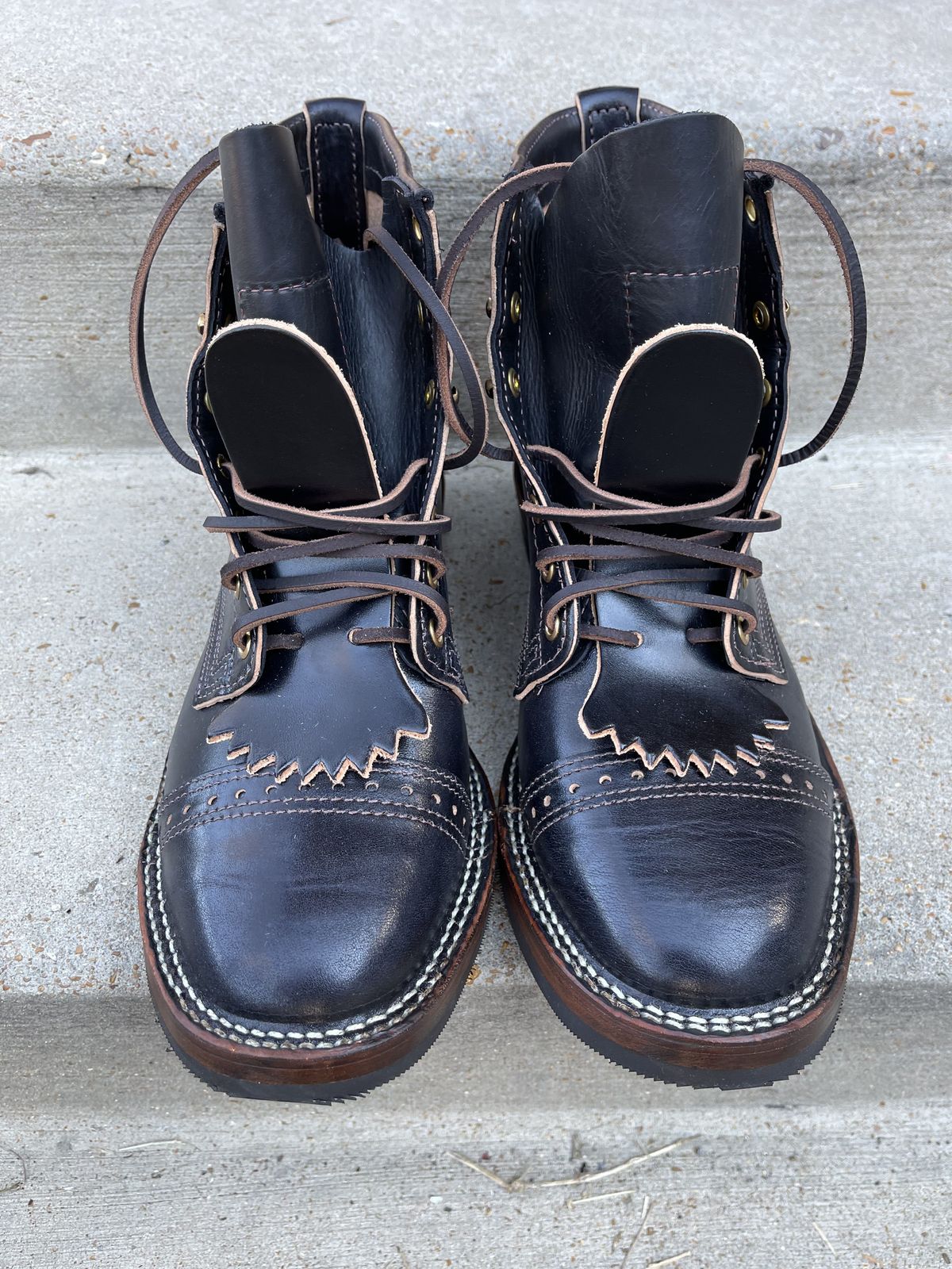 Photo by patinathunderdome on November 4, 2021 of the Wesco Hendrik in Maryam Black Horsebutt.