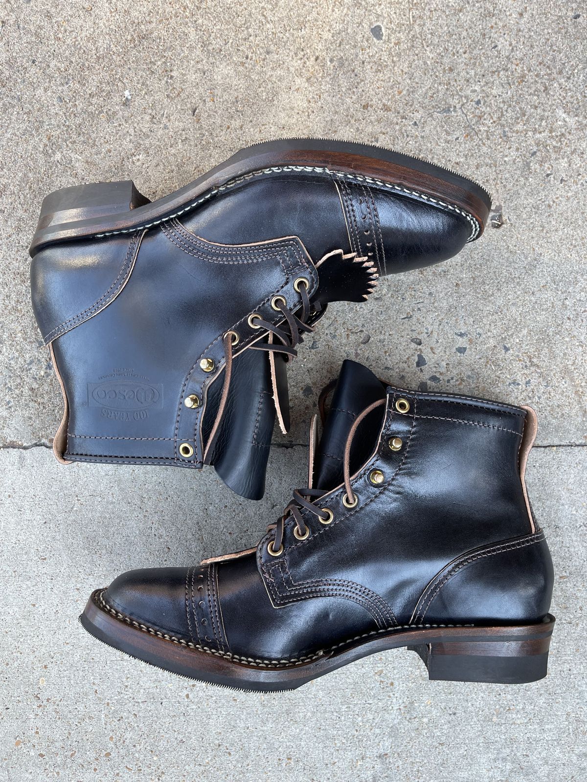 Photo by patinathunderdome on November 4, 2021 of the Wesco Hendrik in Maryam Black Horsebutt.