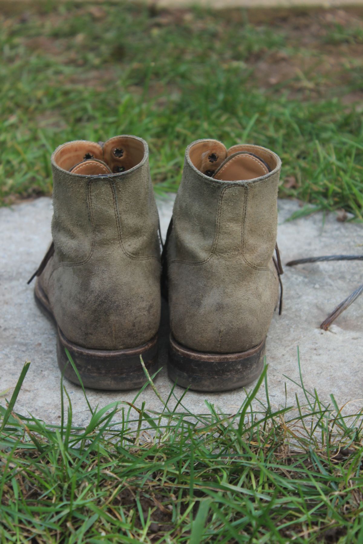 Photo by patinathunderdome on November 1, 2021 of the Rider Boot Co. Dundalk in Lo Stivale Olive Reverso Calf.
