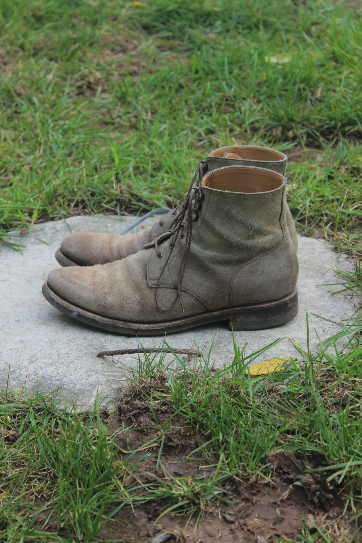 Photo by patinathunderdome on November 1, 2021 of the Rider Boot Co. Dundalk in Lo Stivale Olive Reverso Calf.