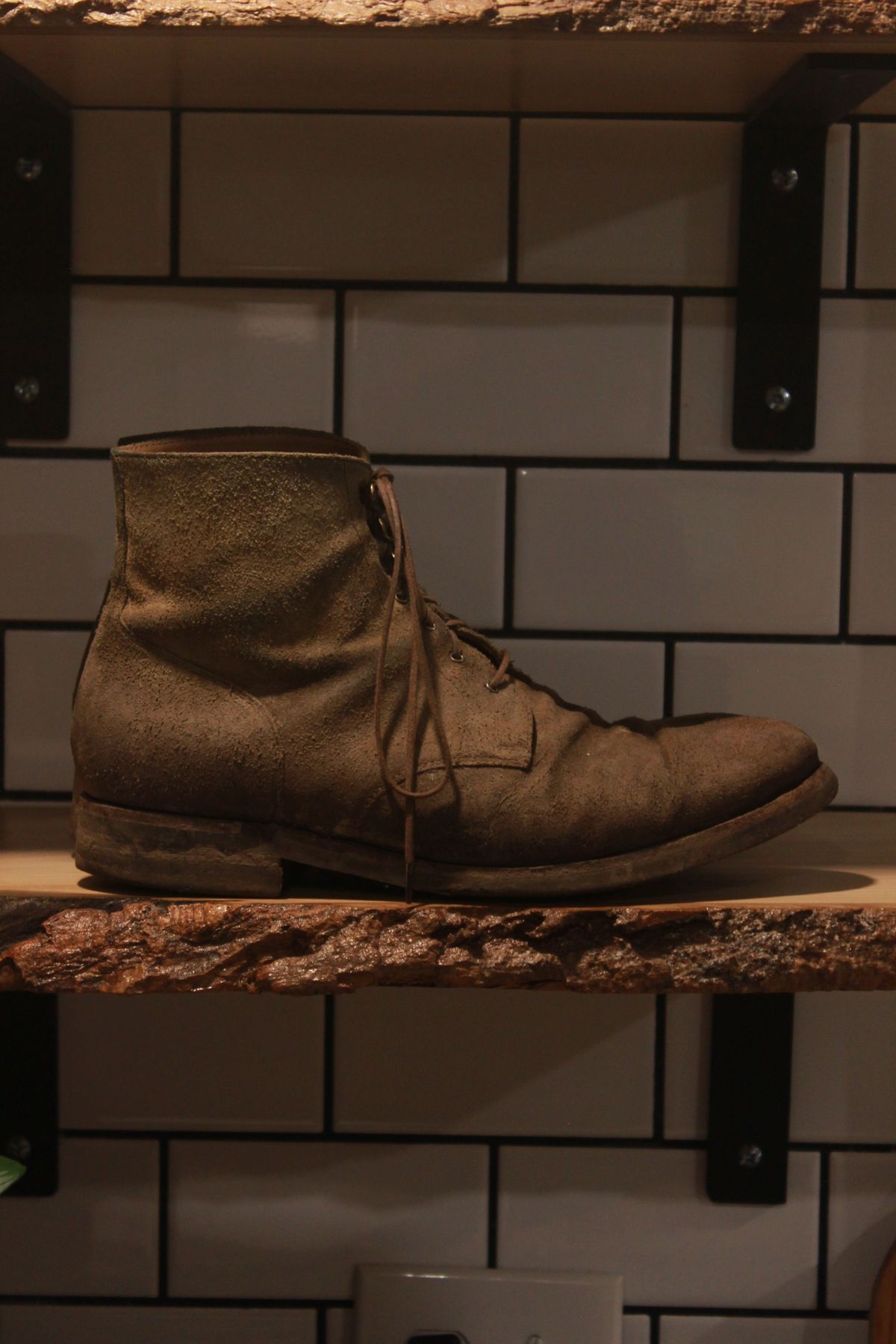Photo by patinathunderdome on December 6, 2021 of the Rider Boot Co. Dundalk in Lo Stivale Olive Reverso Calf.