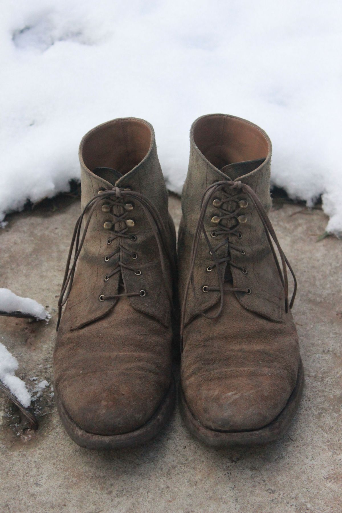 Photo by patinathunderdome on January 3, 2022 of the Rider Boot Co. Dundalk in Lo Stivale Olive Reverso Calf.