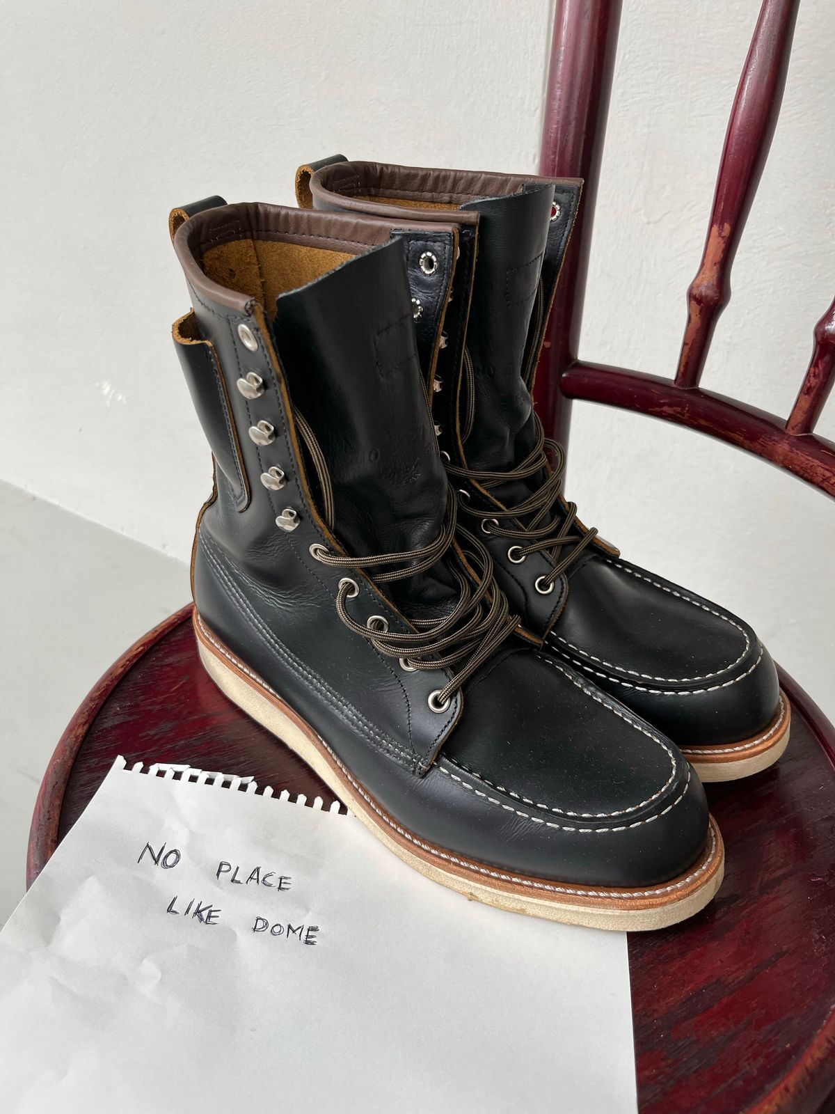 Photo by patinathunderdome on November 5, 2022 of the Red Wing 8-Inch Classic Moc in S.B. Foot Black Klondike.