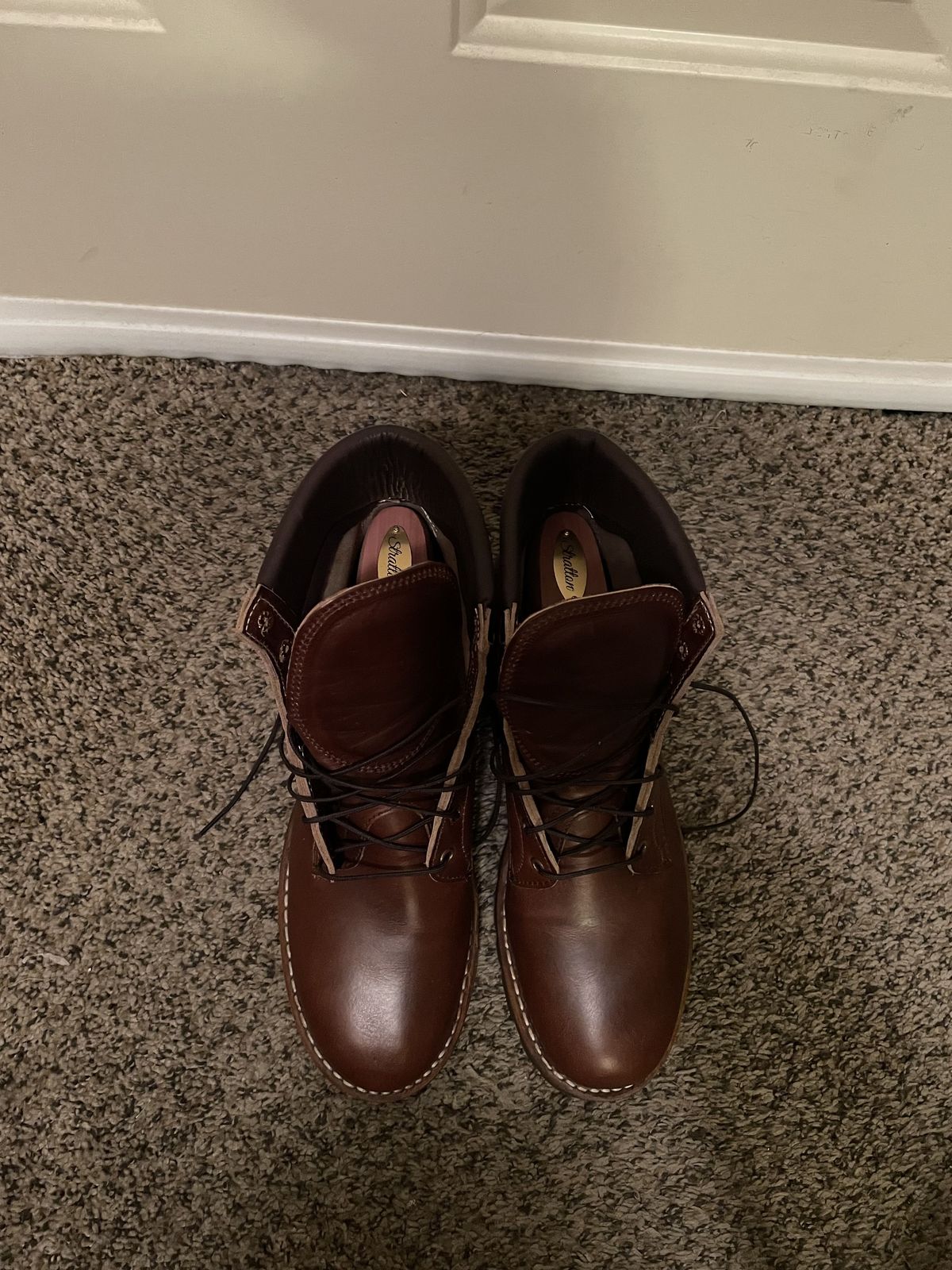 Photo by patinathunderdome on October 1, 2021 of the White's Hiker in Horween British Tan Chromexcel.