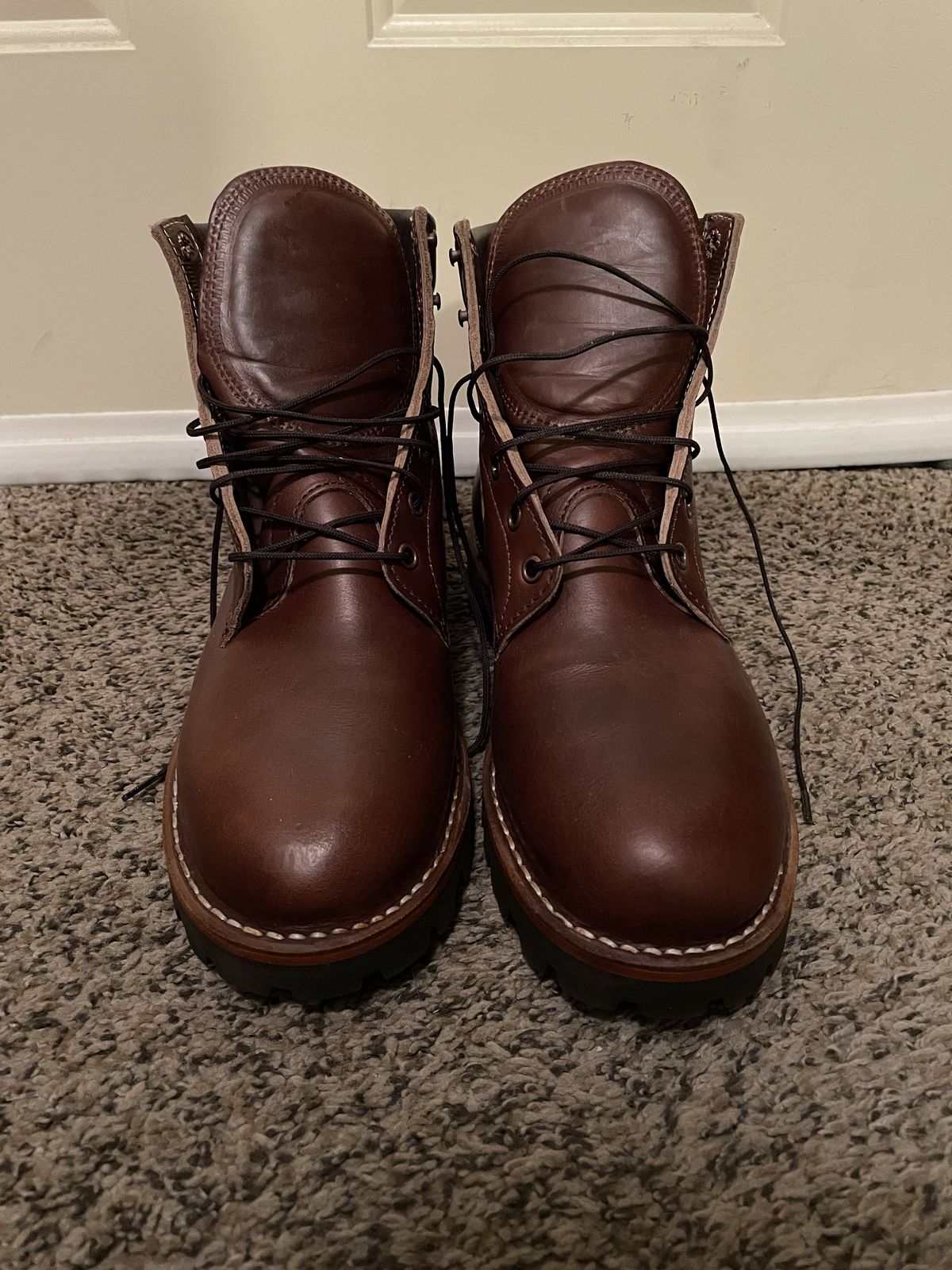 Photo by patinathunderdome on October 1, 2021 of the White's Hiker in Horween British Tan Chromexcel.