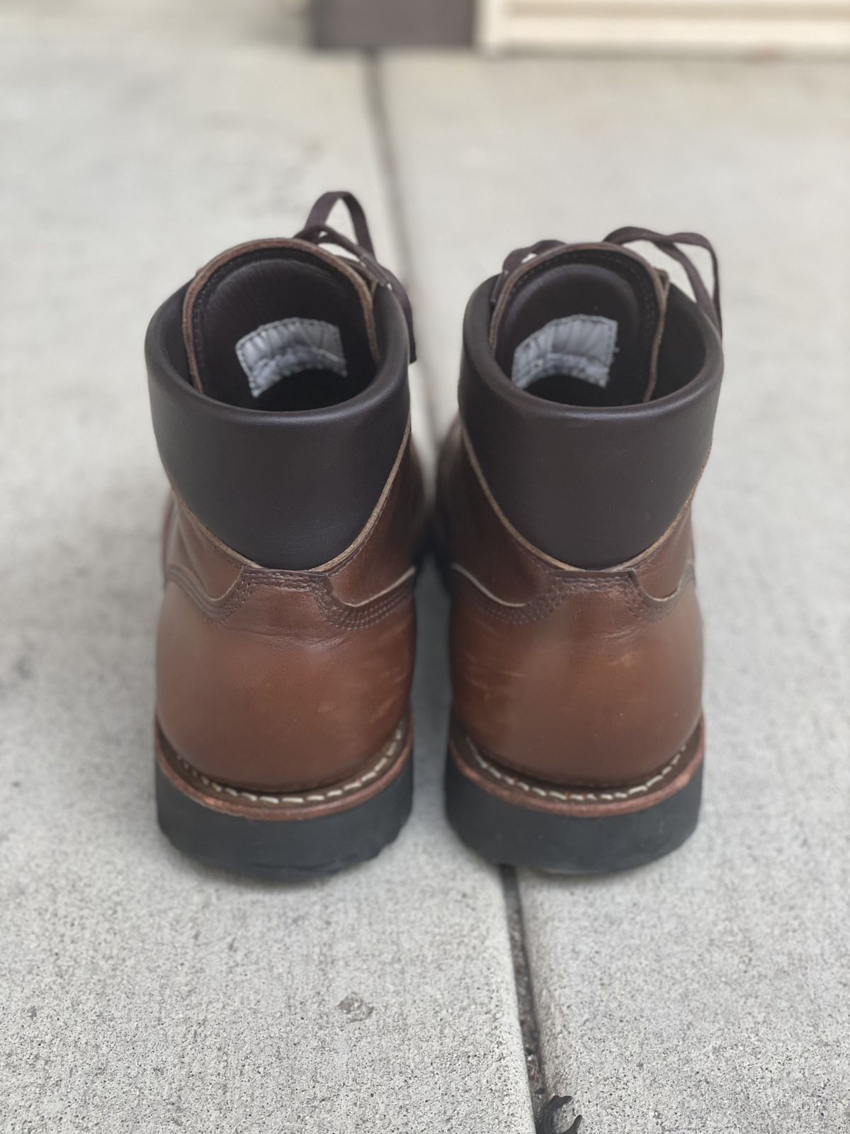 Photo by patinathunderdome on January 4, 2022 of the White's Hiker in Horween British Tan Chromexcel.