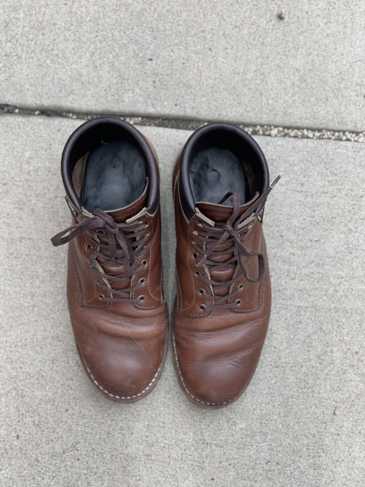 Photo by patinathunderdome on March 5, 2022 of the White's Hiker in Horween British Tan Chromexcel.