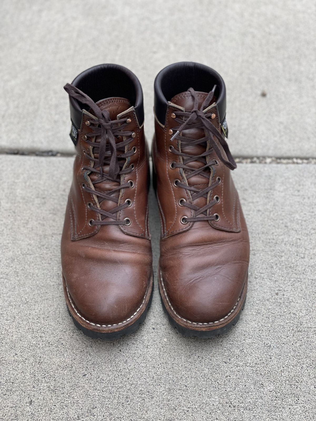 Photo by patinathunderdome on March 5, 2022 of the White's Hiker in Horween British Tan Chromexcel.