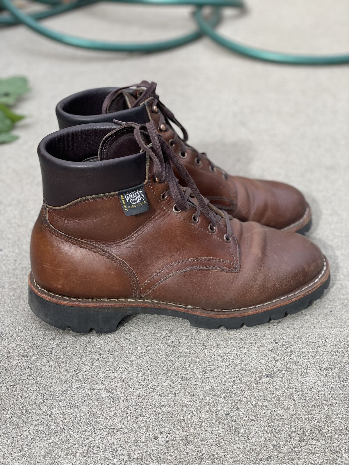 Photo by patinathunderdome on April 4, 2022 of the White's Hiker in Horween British Tan Chromexcel.