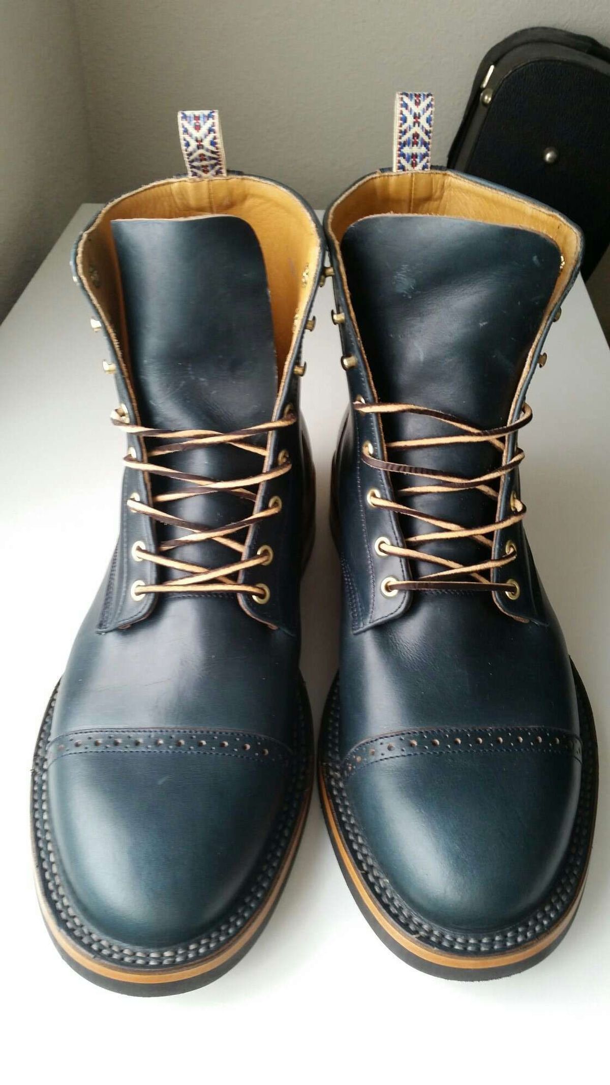 Photo by patinathunderdome on October 4, 2021 of the Unmarked DB Hunter in Horween Navy Chromexcel.