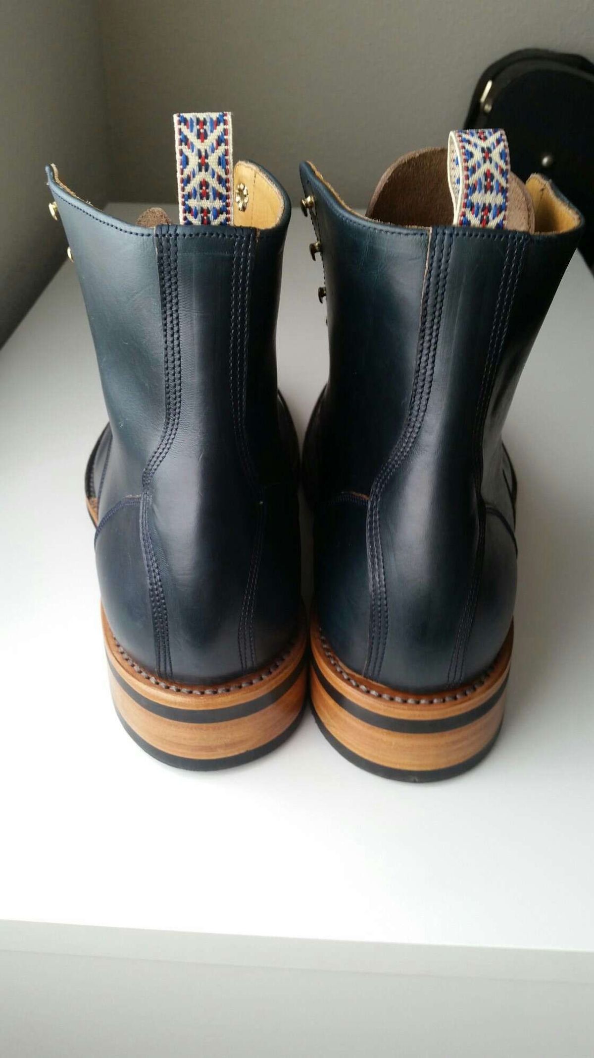 Photo by patinathunderdome on October 4, 2021 of the Unmarked DB Hunter in Horween Navy Chromexcel.