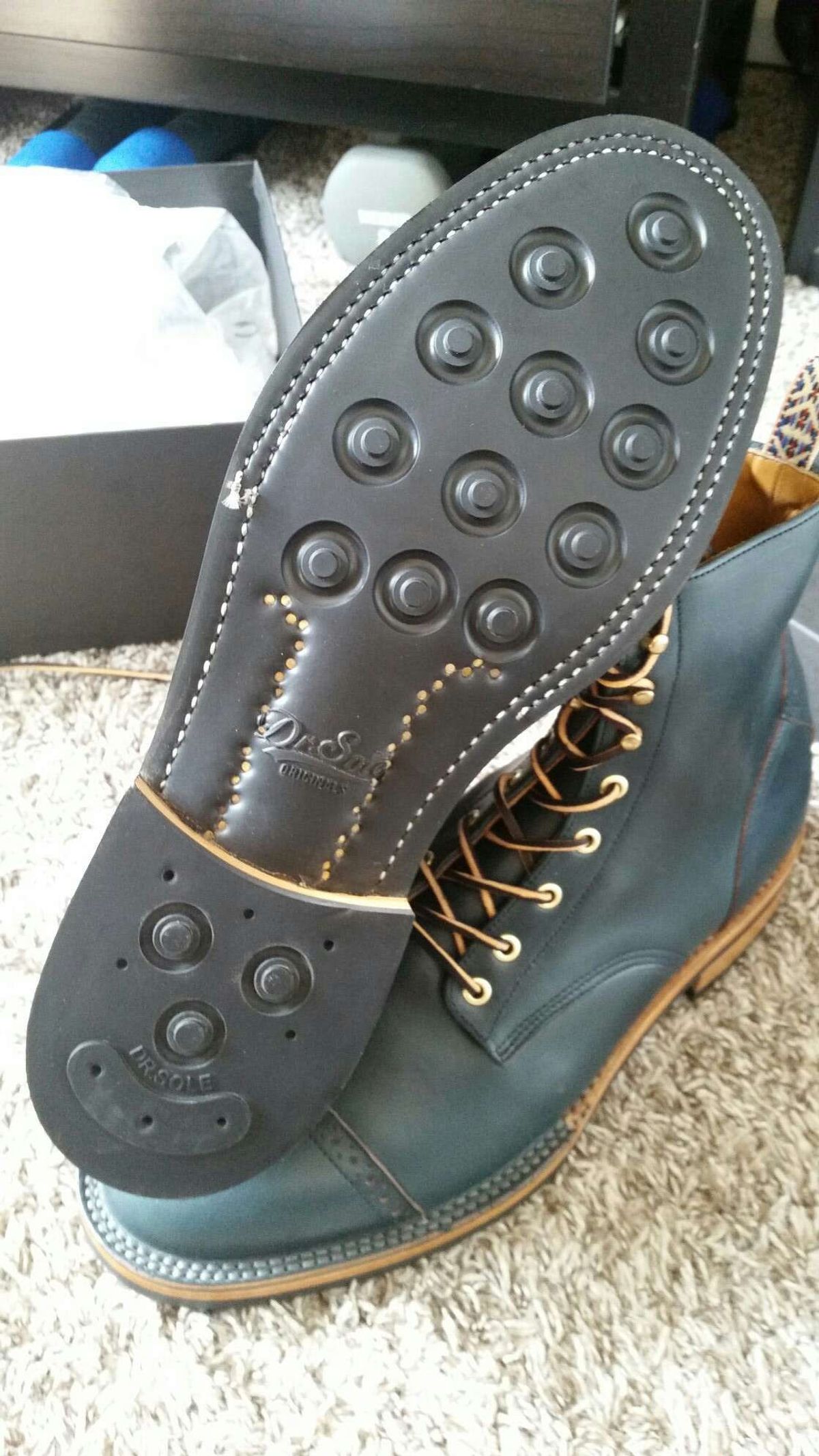 Photo by patinathunderdome on October 4, 2021 of the Unmarked DB Hunter in Horween Navy Chromexcel.