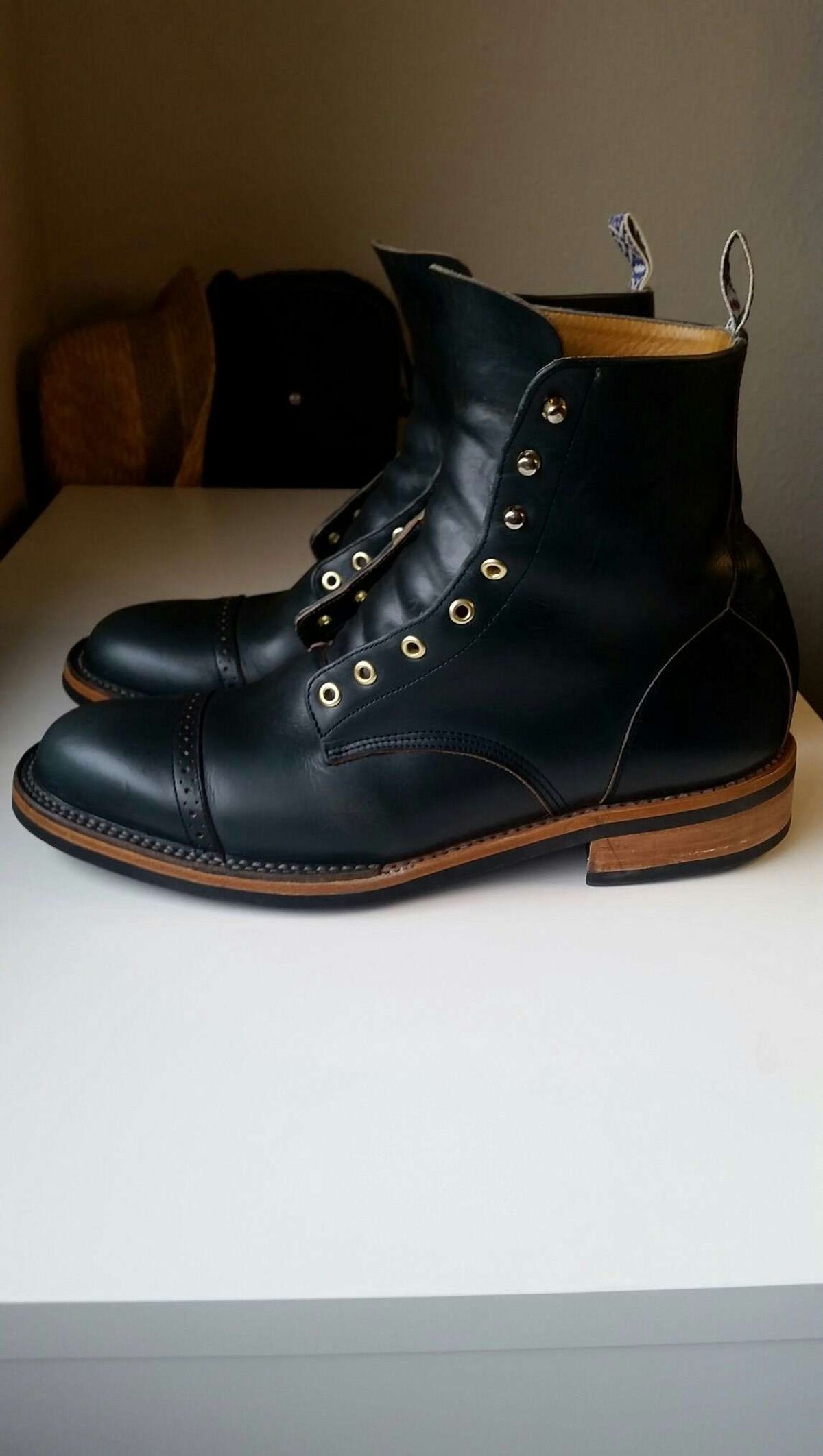 Photo by patinathunderdome on December 3, 2021 of the Unmarked DB Hunter in Horween Navy Chromexcel.
