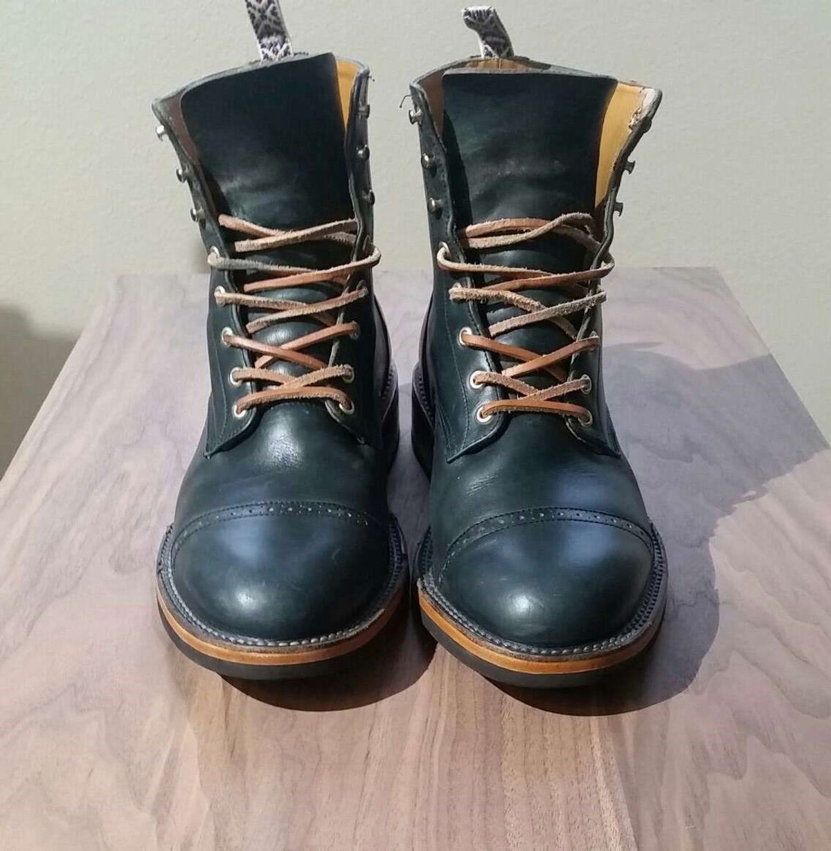 Photo by patinathunderdome on January 5, 2022 of the Unmarked DB Hunter in Horween Navy Chromexcel.