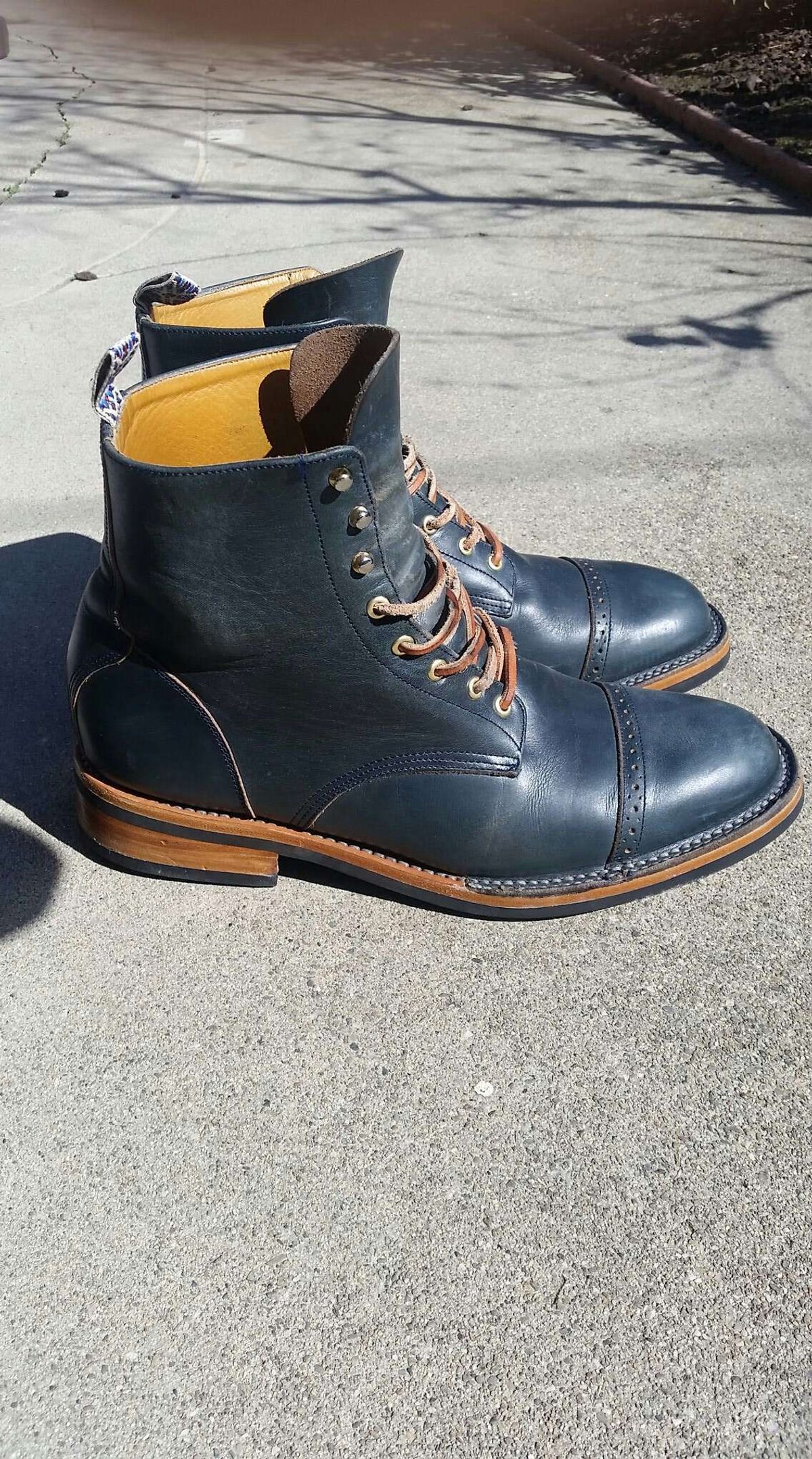 Photo by patinathunderdome on March 5, 2022 of the Unmarked DB Hunter in Horween Navy Chromexcel.