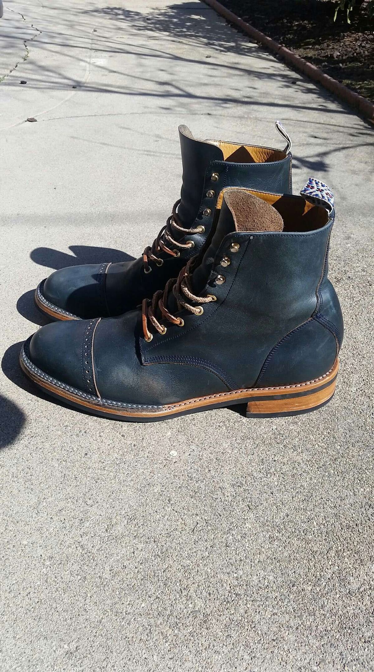 Photo by patinathunderdome on March 5, 2022 of the Unmarked DB Hunter in Horween Navy Chromexcel.