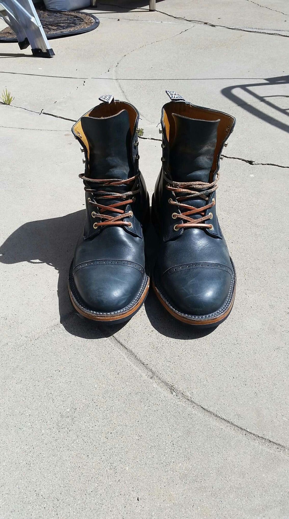 Photo by patinathunderdome on April 5, 2022 of the Unmarked DB Hunter in Horween Navy Chromexcel.