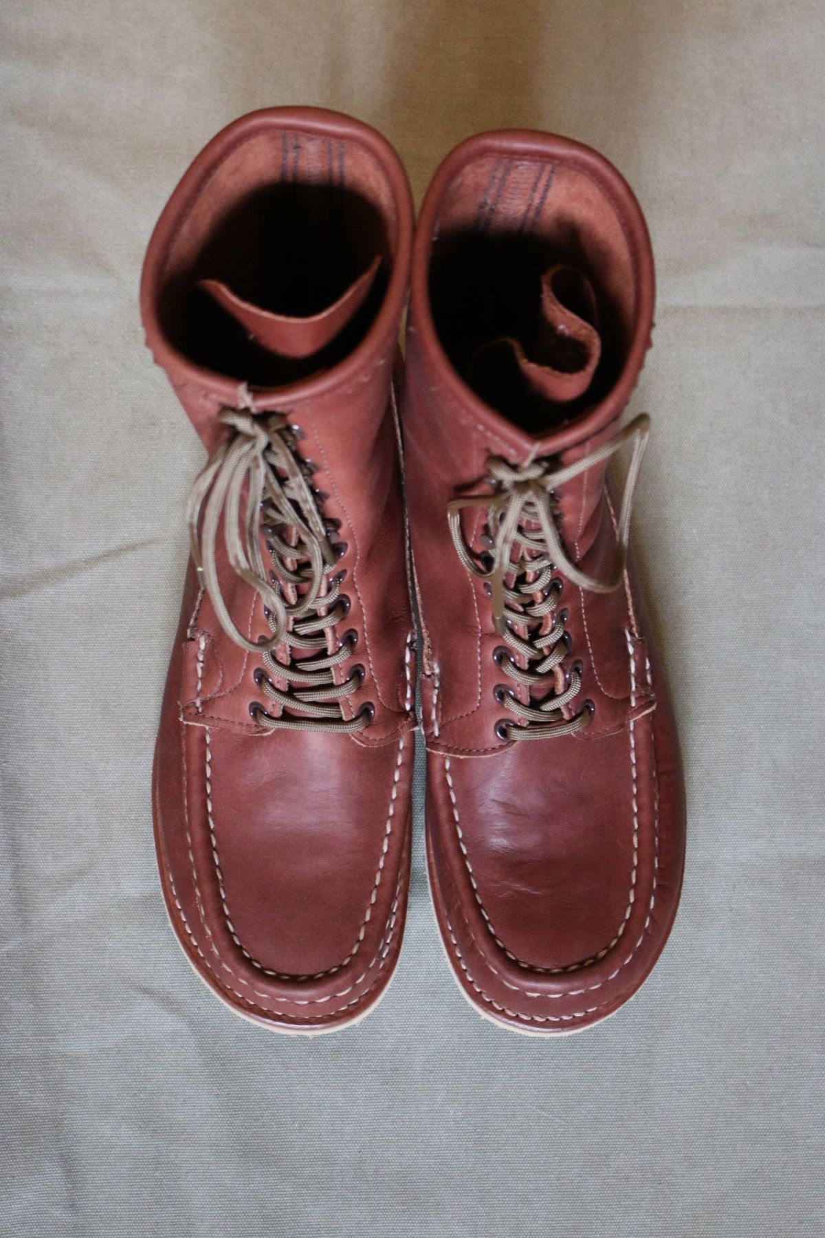 Photo by patinathunderdome on October 2, 2021 of the Russell Moccasin Co. Bird Shooter in Brown Oil Tan.