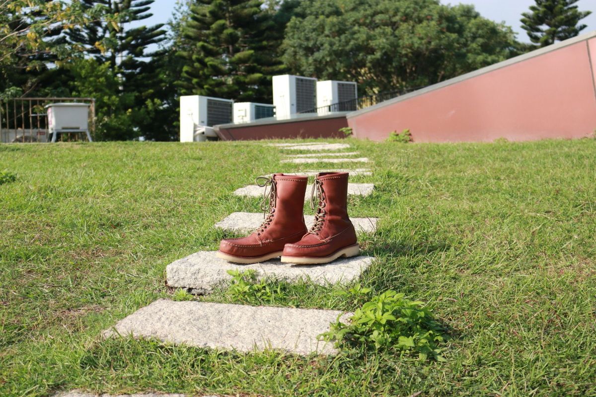Photo by patinathunderdome on November 5, 2021 of the Russell Moccasin Co. Bird Shooter in Brown Oil Tan.