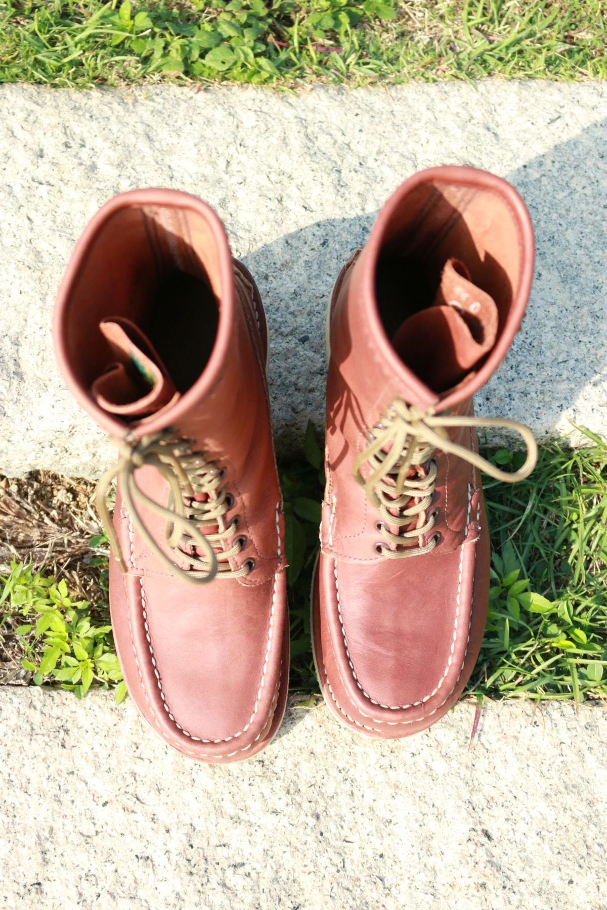 Photo by patinathunderdome on November 5, 2021 of the Russell Moccasin Co. Bird Shooter in Brown Oil Tan.