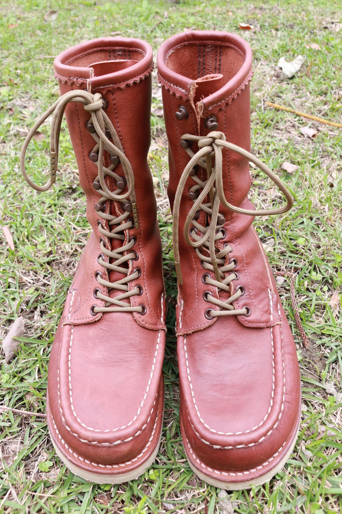 Photo by patinathunderdome on January 4, 2022 of the Russell Moccasin Co. Bird Shooter in Brown Oil Tan.