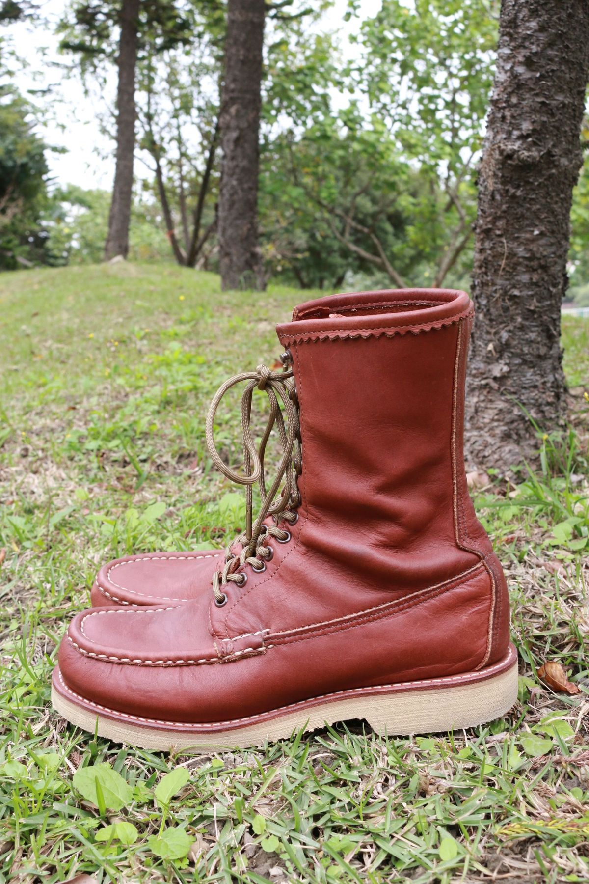Photo by patinathunderdome on January 4, 2022 of the Russell Moccasin Co. Bird Shooter in Brown Oil Tan.