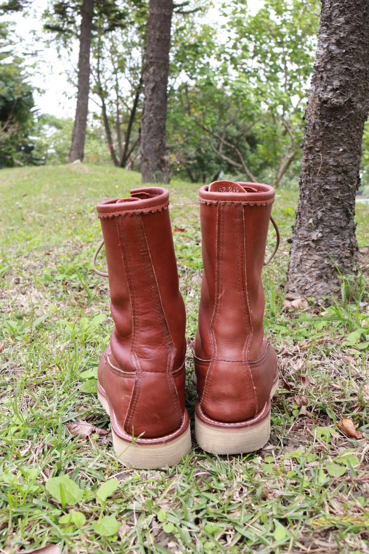 Photo by patinathunderdome on January 4, 2022 of the Russell Moccasin Co. Bird Shooter in Brown Oil Tan.