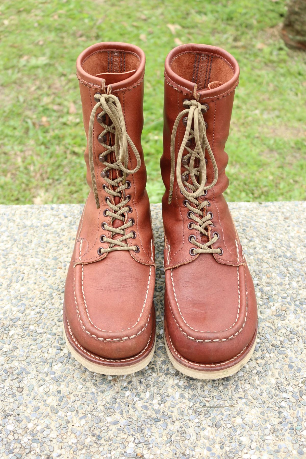 Photo by patinathunderdome on March 5, 2022 of the Russell Moccasin Co. Bird Shooter in Brown Oil Tan.